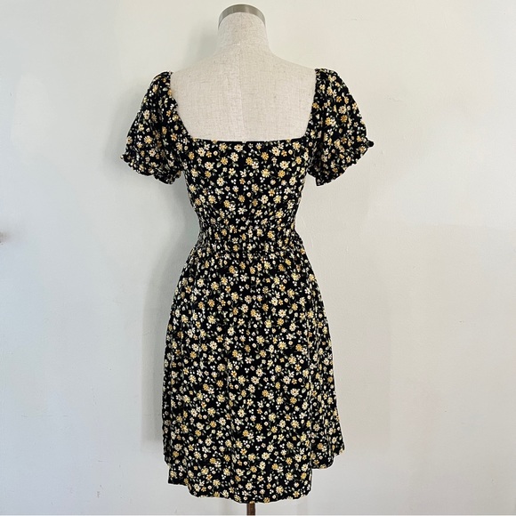 Boho Cottage Whimsical Wildflower Puff Sleeve Floral Mini Dress - Picture 2 of 4